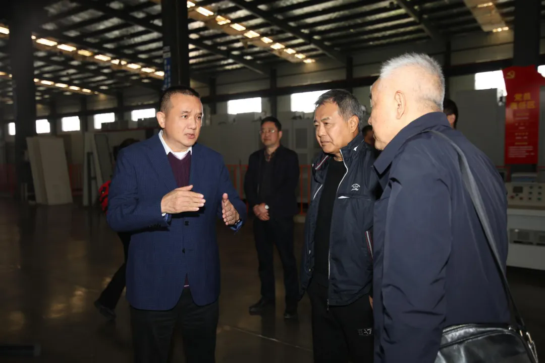看見(jiàn)未來(lái)，才有未來(lái)?——中國(guó)服務(wù)型制造產(chǎn)業(yè)聯(lián)盟專家印建安一行赴大禹電氣考察指導(dǎo)